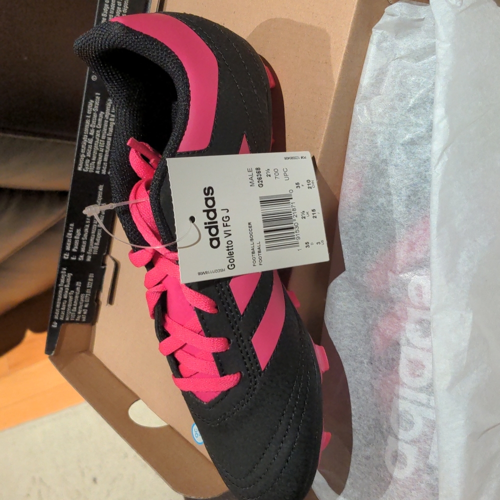 Kids soccer cleats